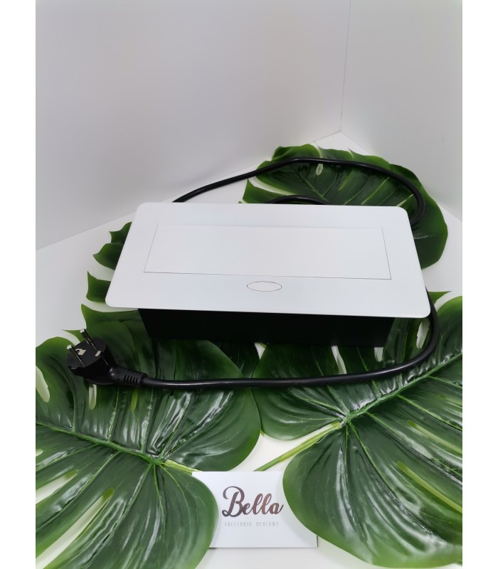KOMBIBOX UZBROJONY biały, z przewodem 1,5m, 2 x gniazdo z bolcem+2xUSB